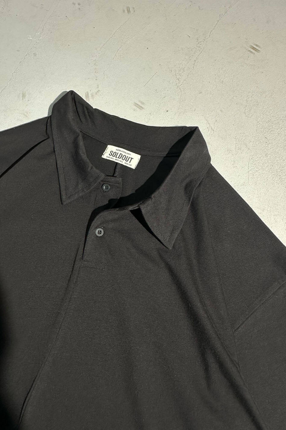 Dikiş Detaylı Polo Yaka Siyah Oversize Tişört · 2