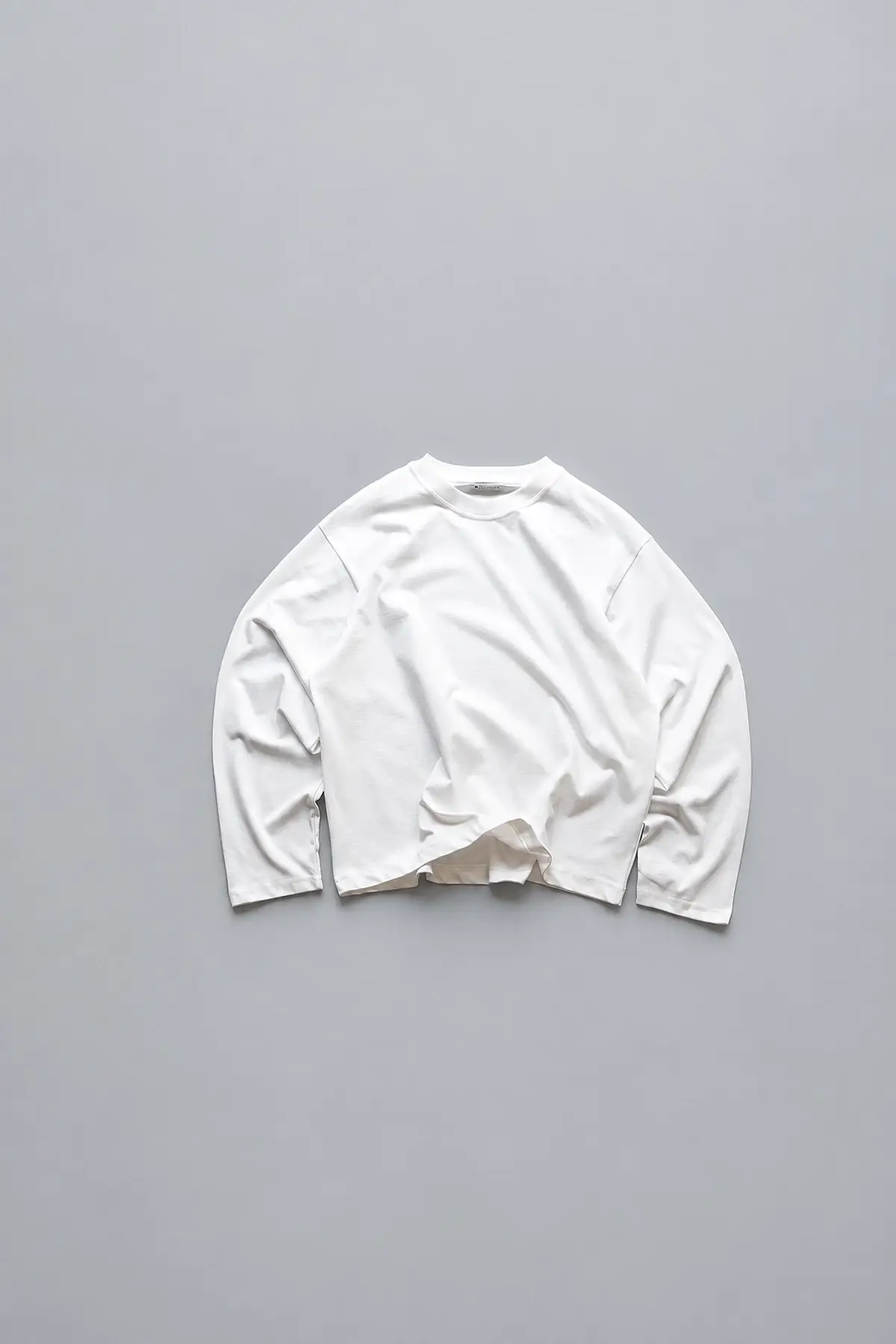 QURBH Kırık Beyaz Long Sleeve Tee
