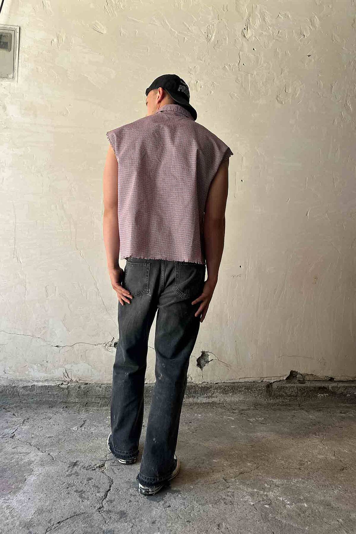 Kırmızı Ekoseli Distressed Kolsuz Boxy Fit Gömlek · 7