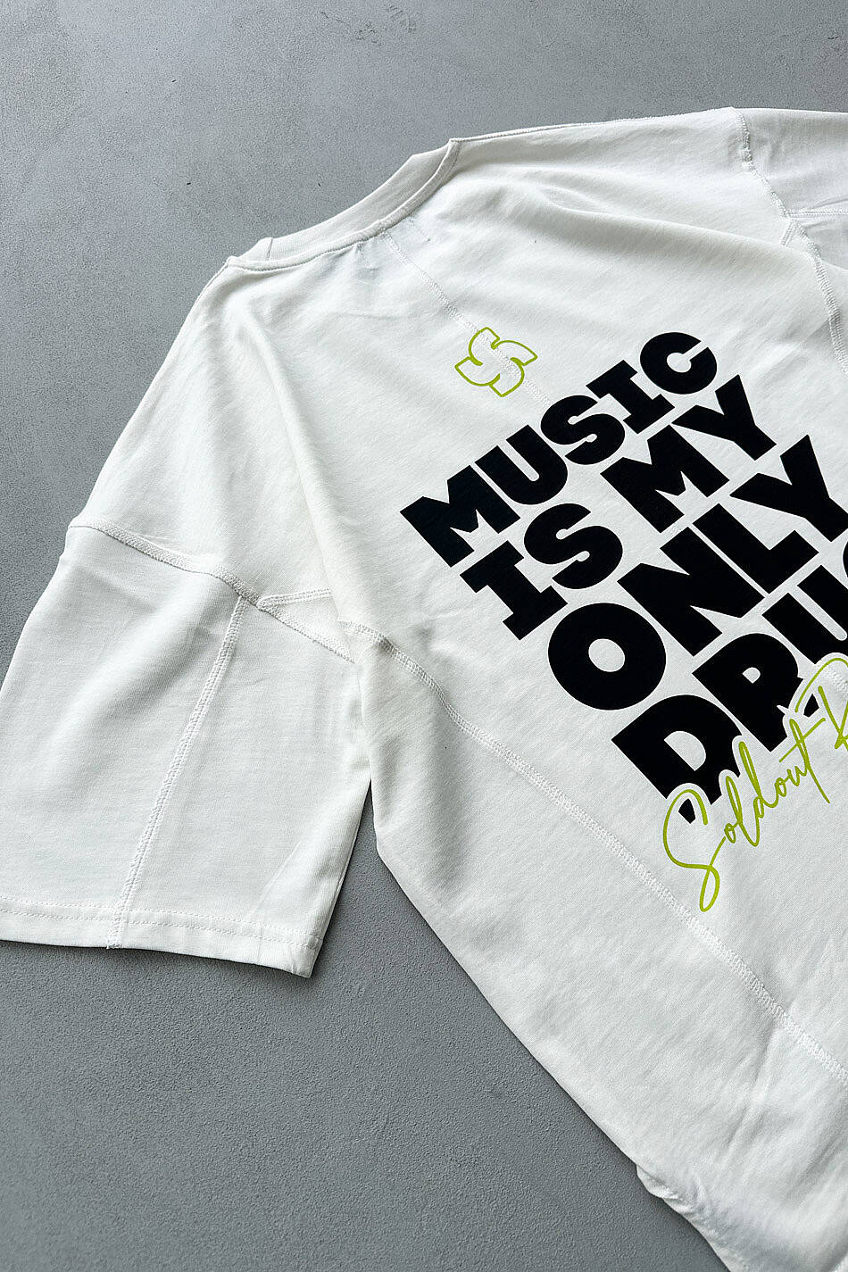 Music is Only My Drug Heavyweight Oversize Beyaz Tişört · 4