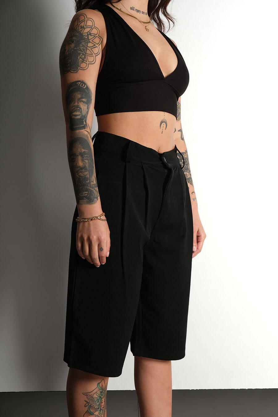 Oversize Bermuda Pileli Siyah Kumaş Şort · 7