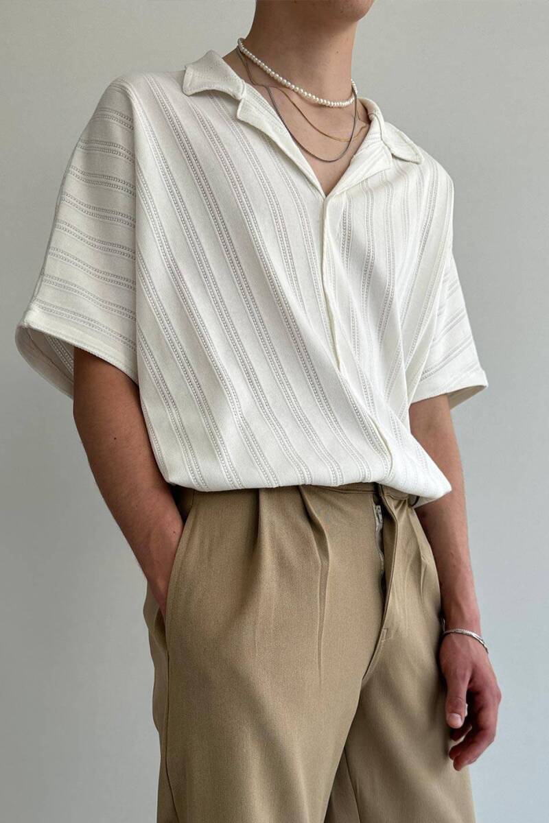 Oversize Yarasa Kesim Triko Beyaz Düğmesiz Gömlek