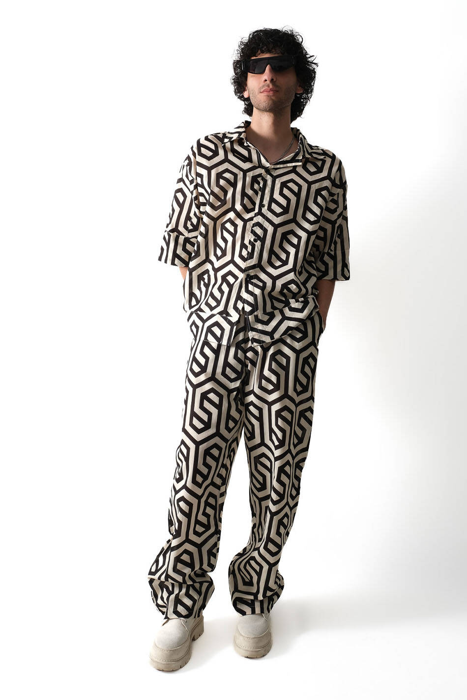 Siyah Geometrik Desenli Pantolon · 6