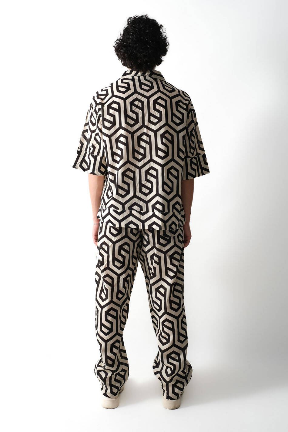 Siyah Geometrik Desenli Pantolon · 5
