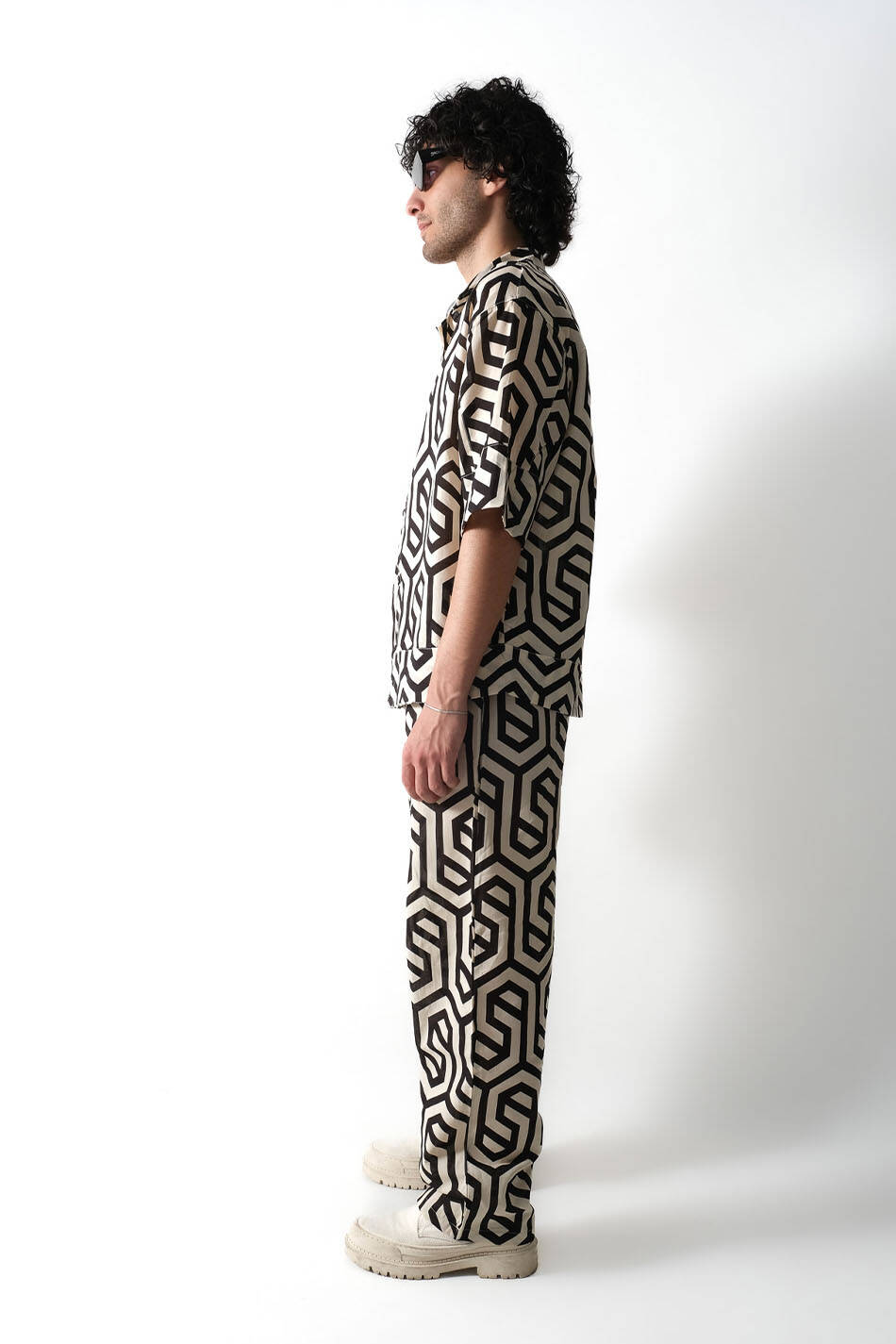 Siyah Geometrik Desenli Pantolon · 4