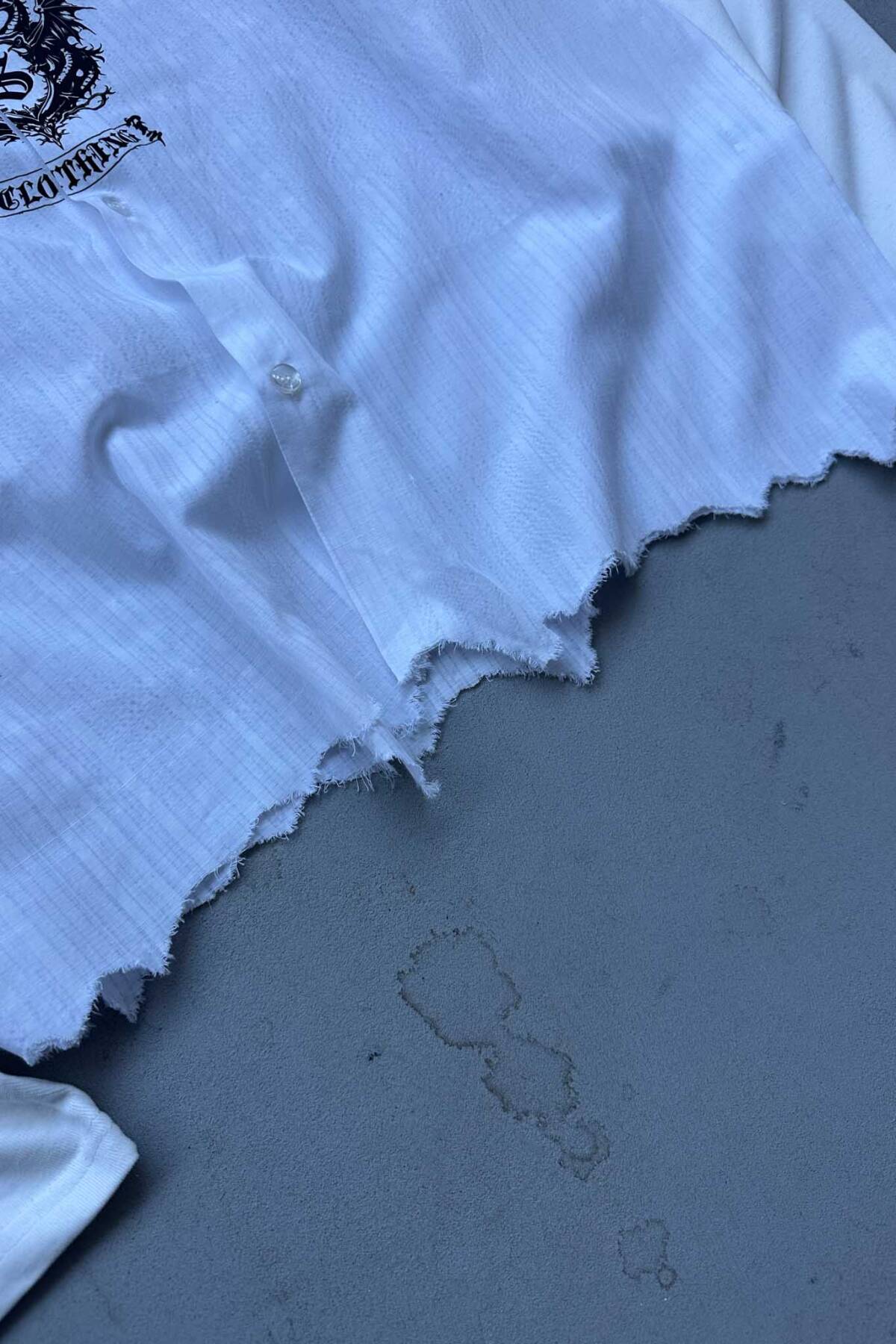 Soldout Dragon Çizgili Beyaz Distressed Gömlek · 4