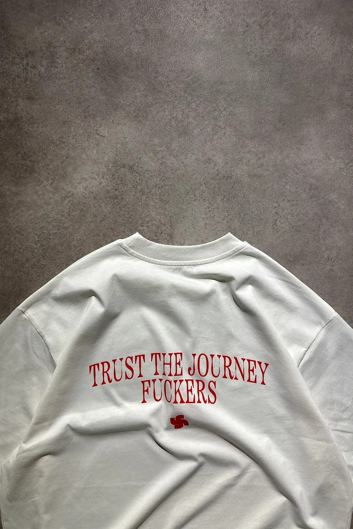 Trust The Journey Oversize Baskılı Beyaz Tişört - 2